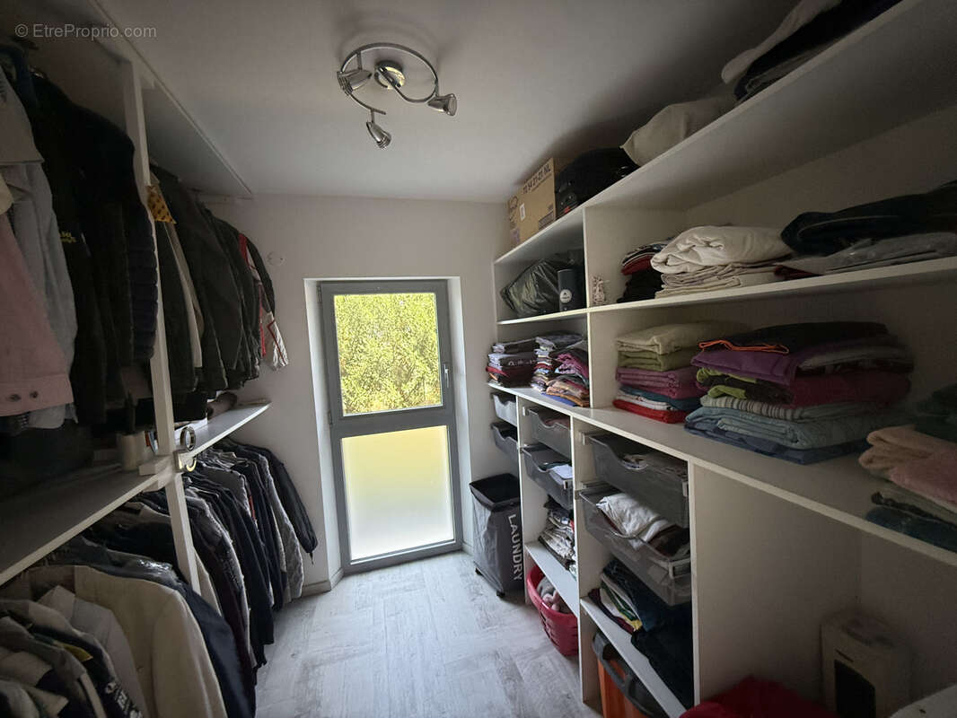 Maison à SAINT-PIERRE-EYNAC