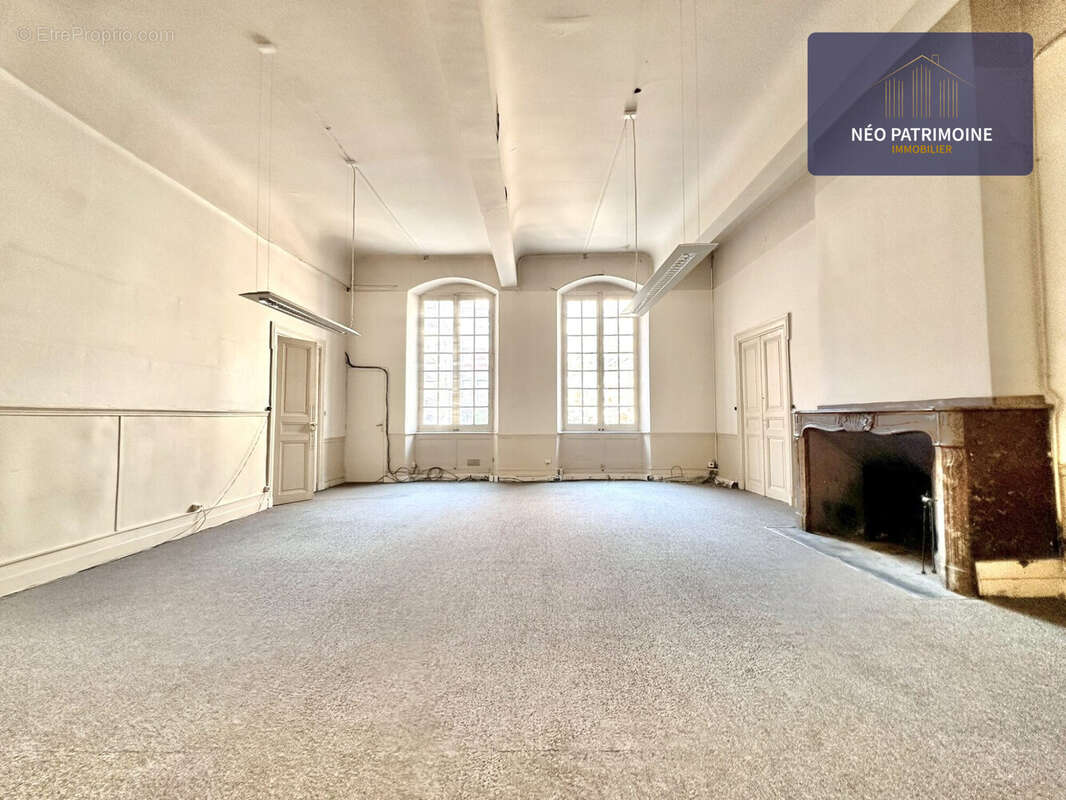 Pièce principale vue cours - Appartement à TOULOUSE