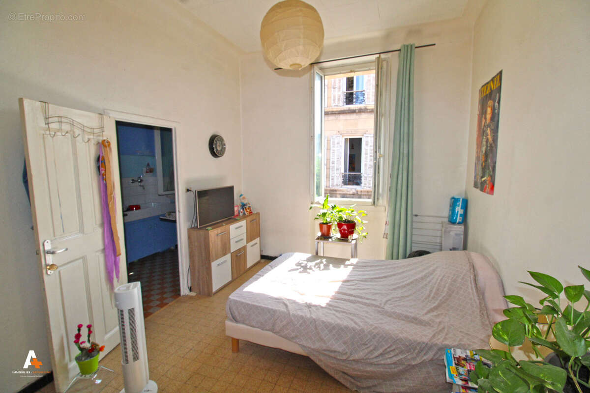 Appartement à MARSEILLE-6E