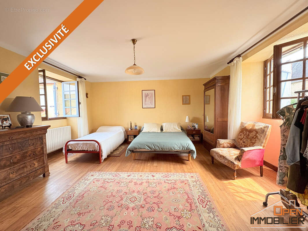 Maison à SAINT-JULIEN-DE-LAMPON