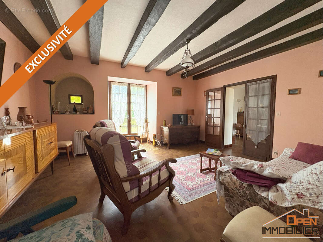 Maison à SAINT-JULIEN-DE-LAMPON