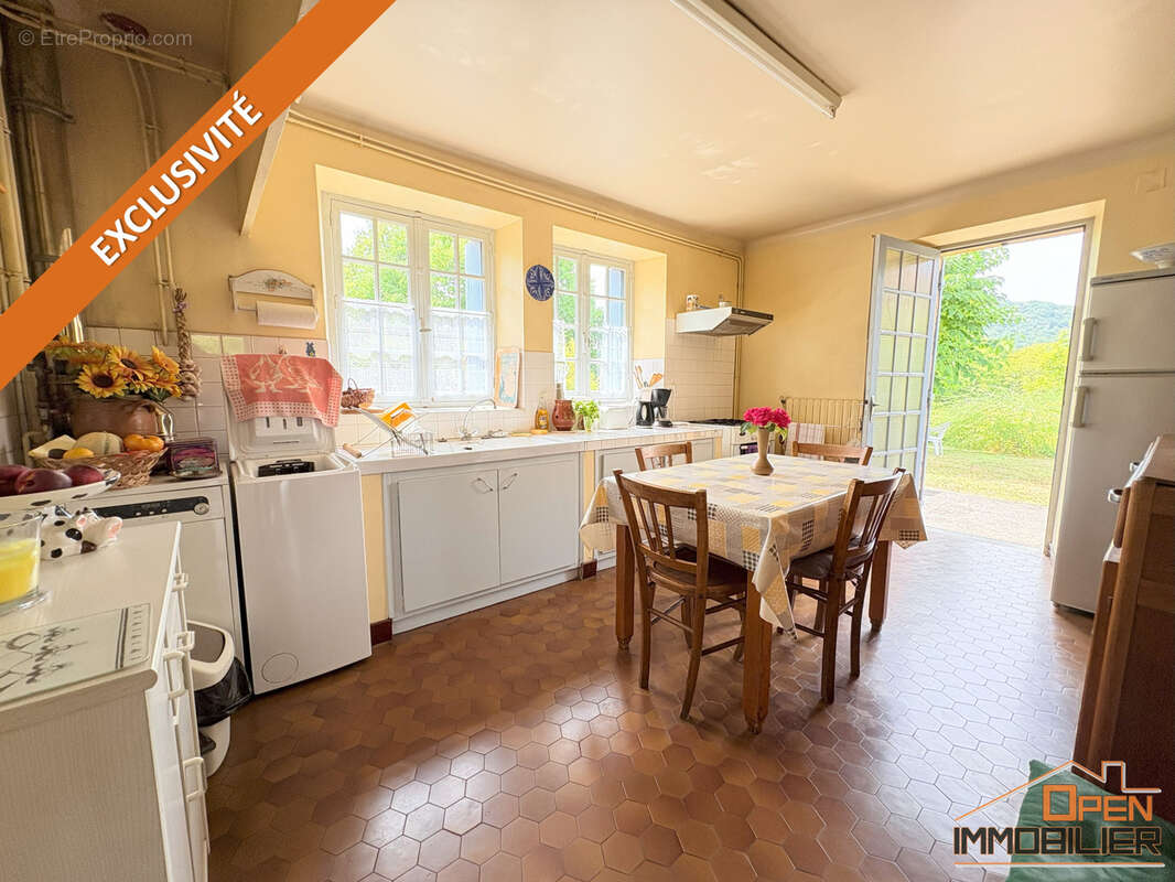 Maison à SAINT-JULIEN-DE-LAMPON