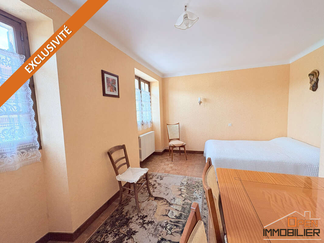 Maison à SAINT-JULIEN-DE-LAMPON