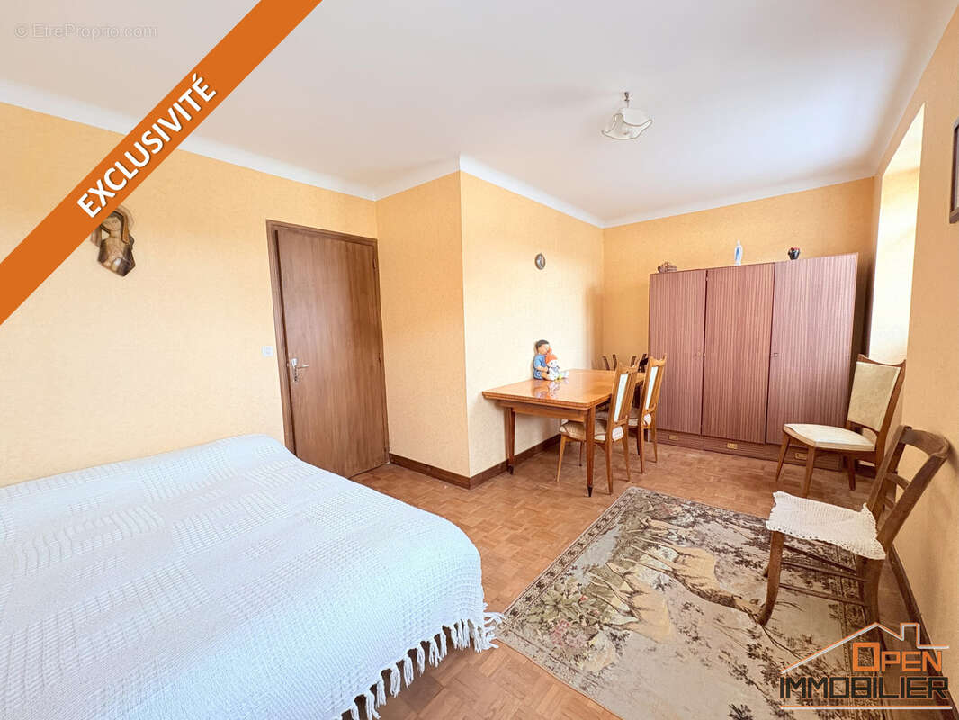 Maison à SAINT-JULIEN-DE-LAMPON