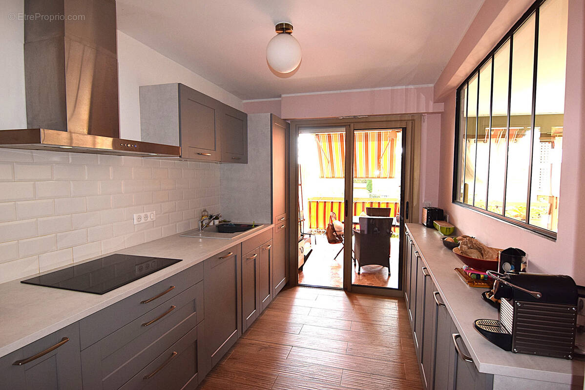 Appartement à MANDELIEU-LA-NAPOULE