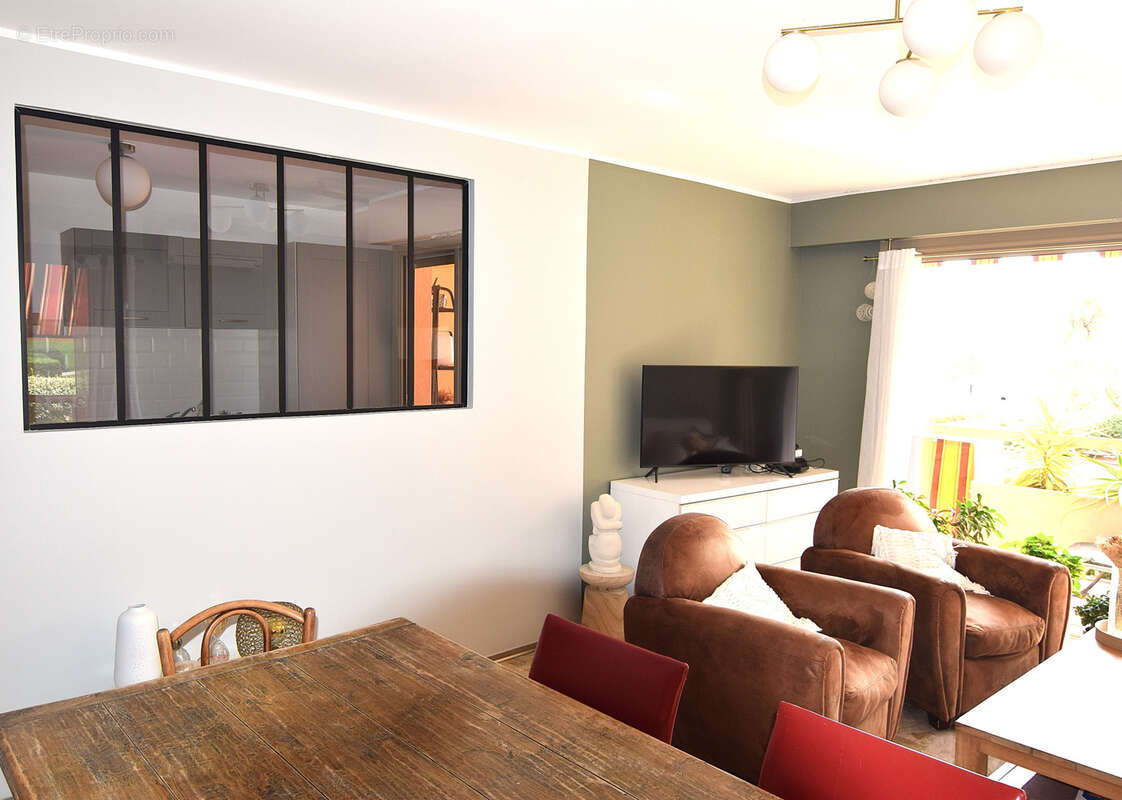 Appartement à MANDELIEU-LA-NAPOULE