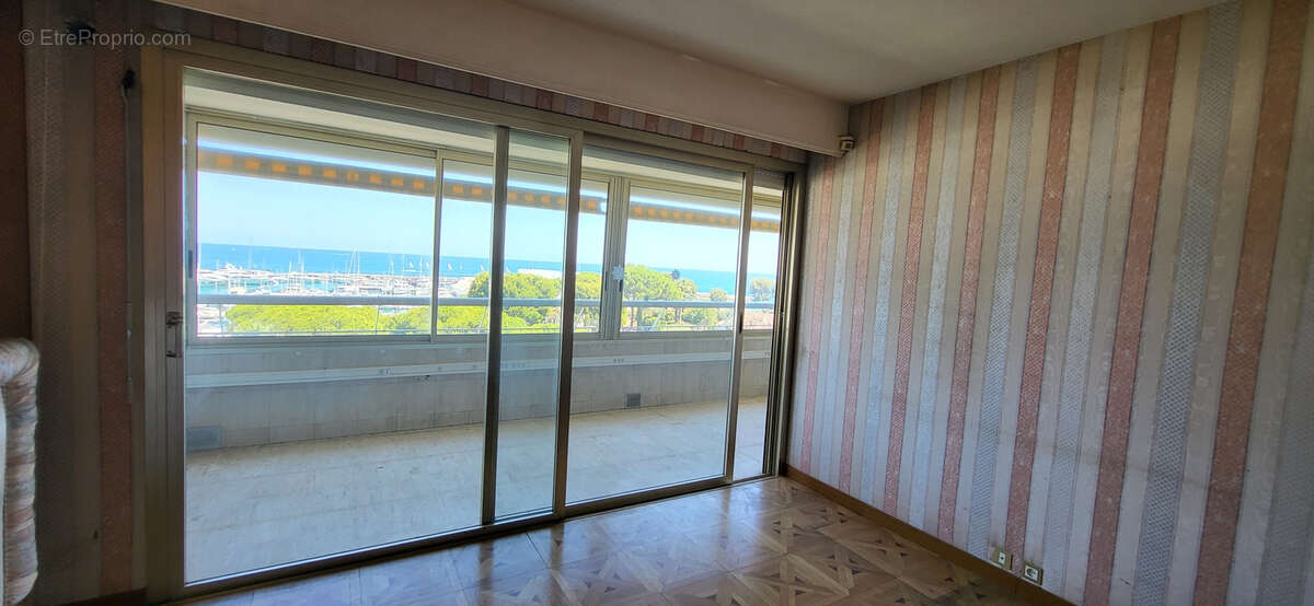 Appartement à VILLENEUVE-LOUBET