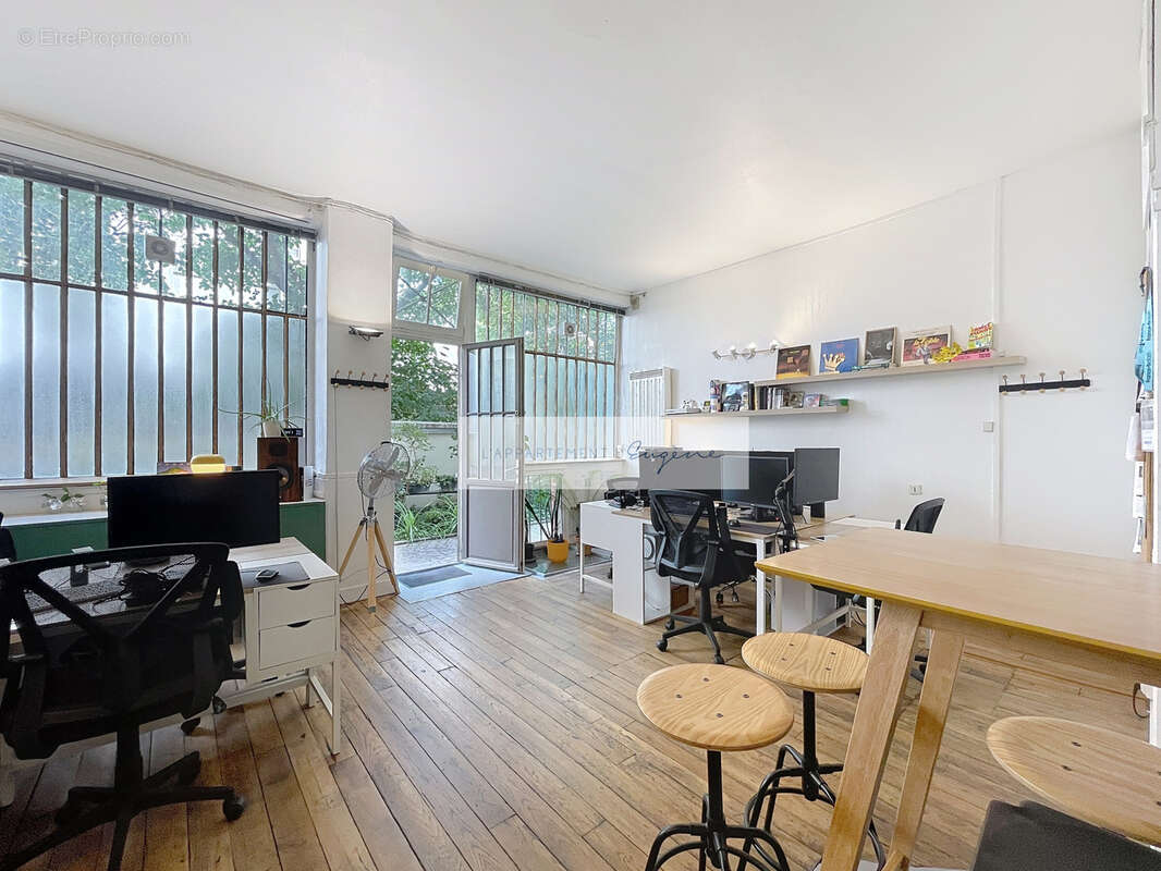 Commerce à PARIS-11E