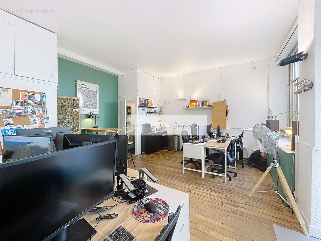 Commerce à PARIS-11E