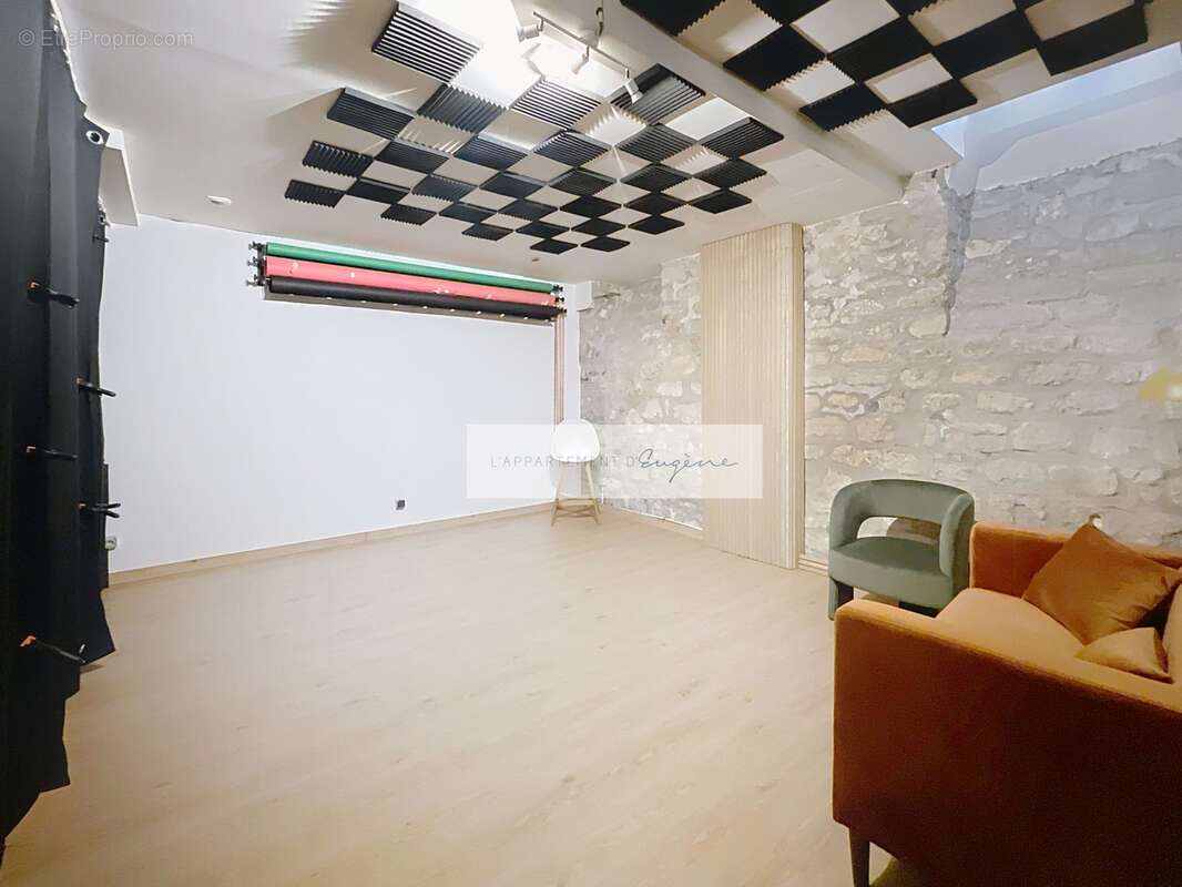 Commerce à PARIS-11E