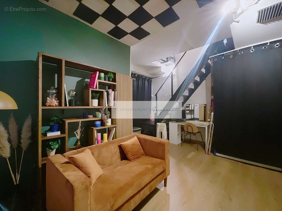 Commerce à PARIS-11E