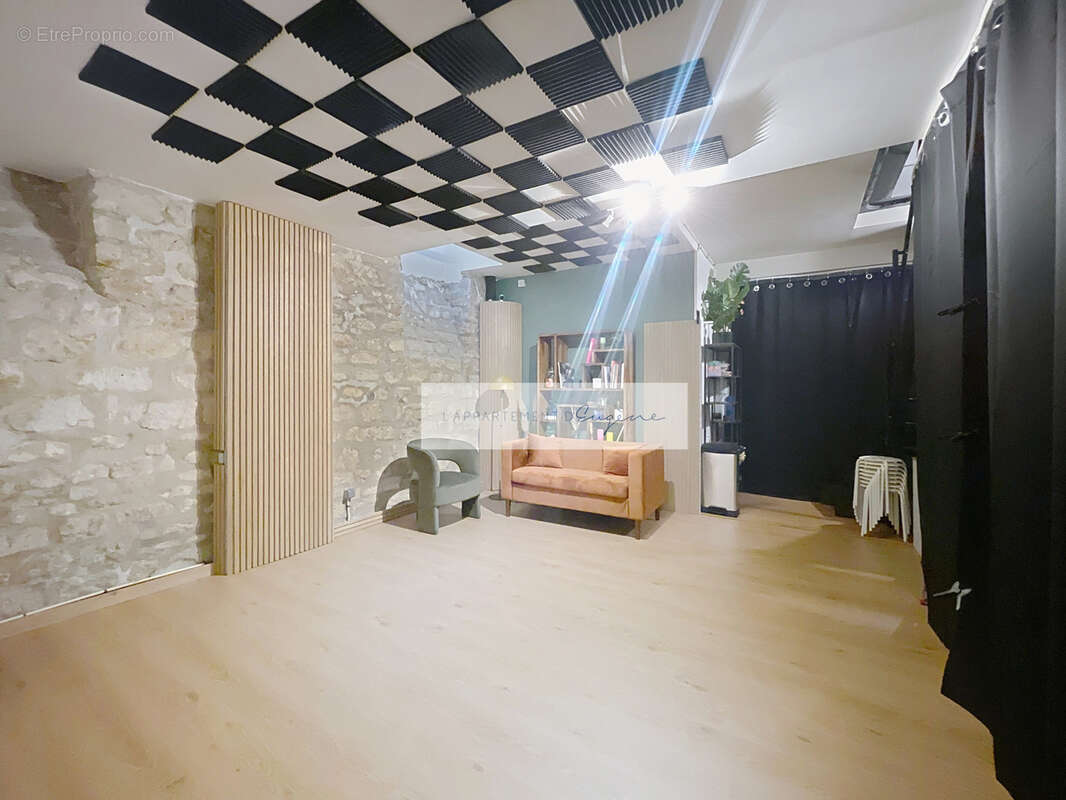 Commerce à PARIS-11E