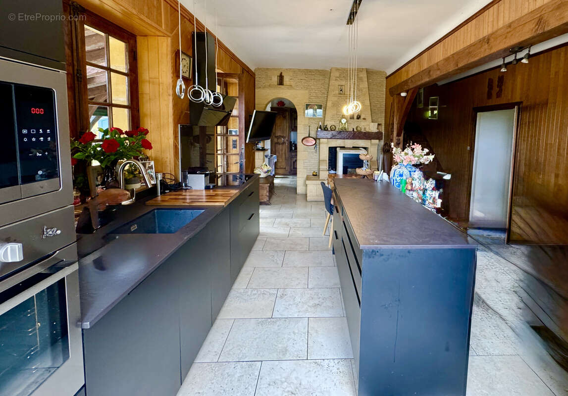 Maison à LA ROQUE-GAGEAC