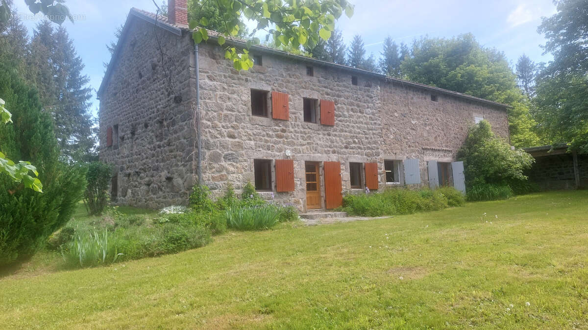 Maison à SAINT-AGREVE