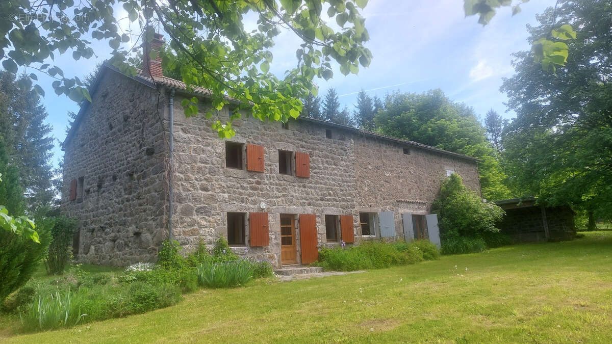 Maison à SAINT-AGREVE