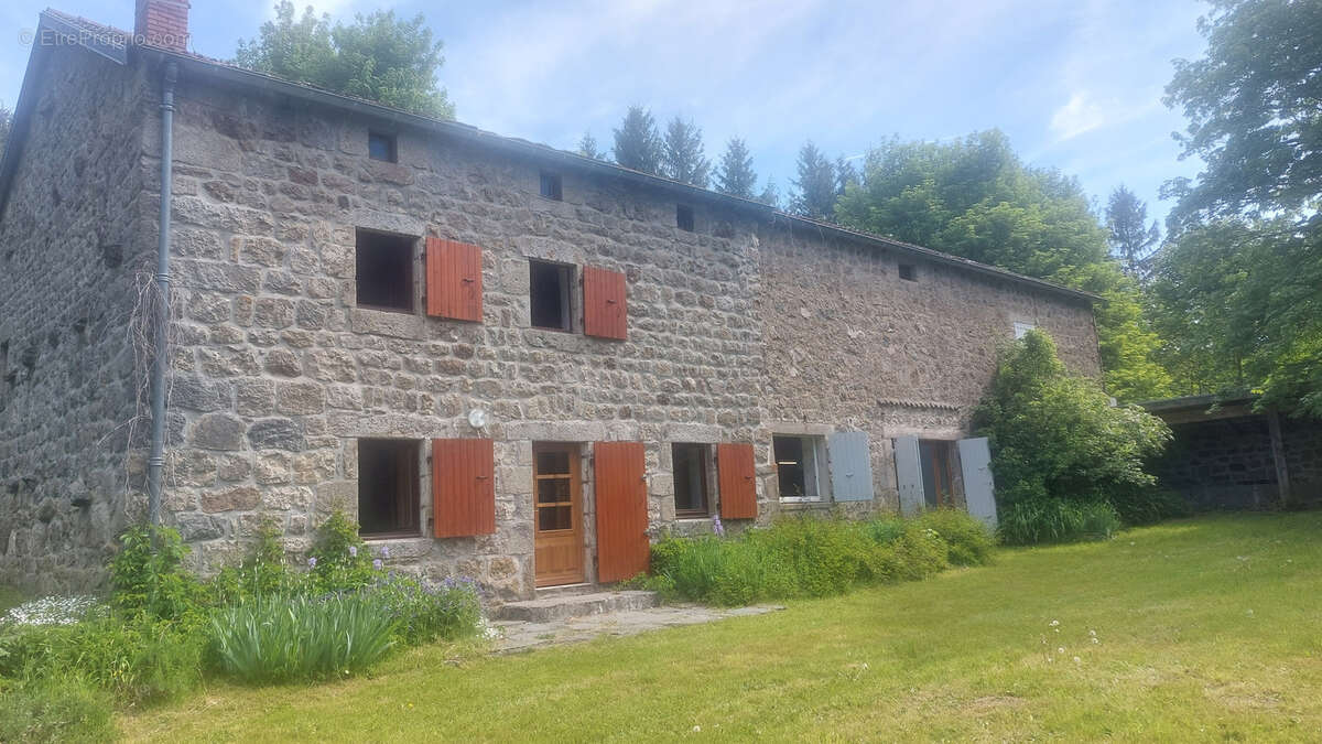 Maison à SAINT-AGREVE