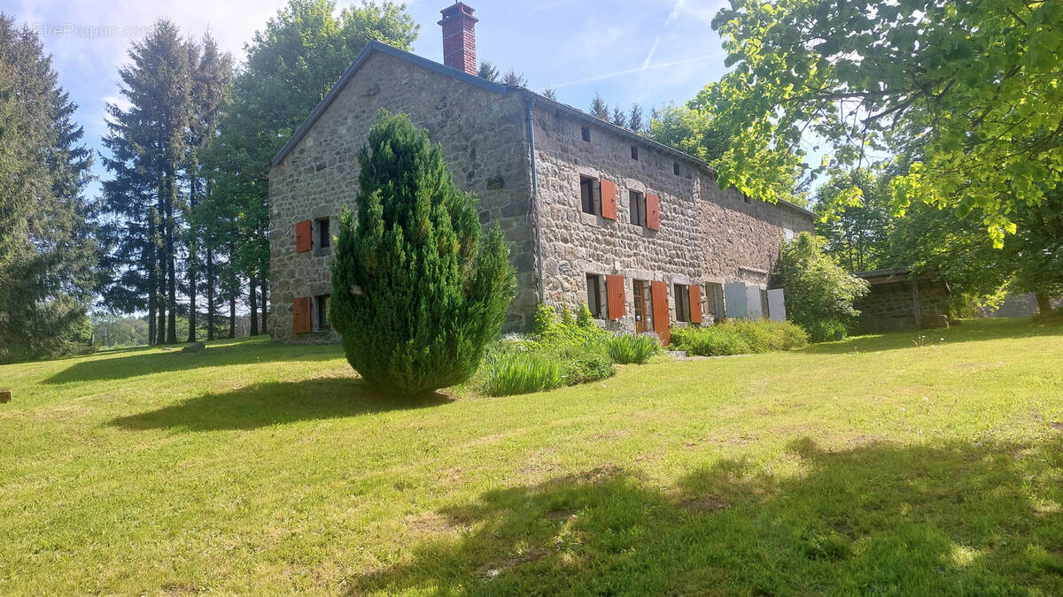 Maison à SAINT-AGREVE