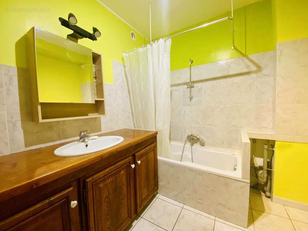 Appartement à MALAUCENE