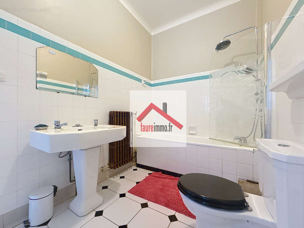 Maison à TERRASSON-LAVILLEDIEU