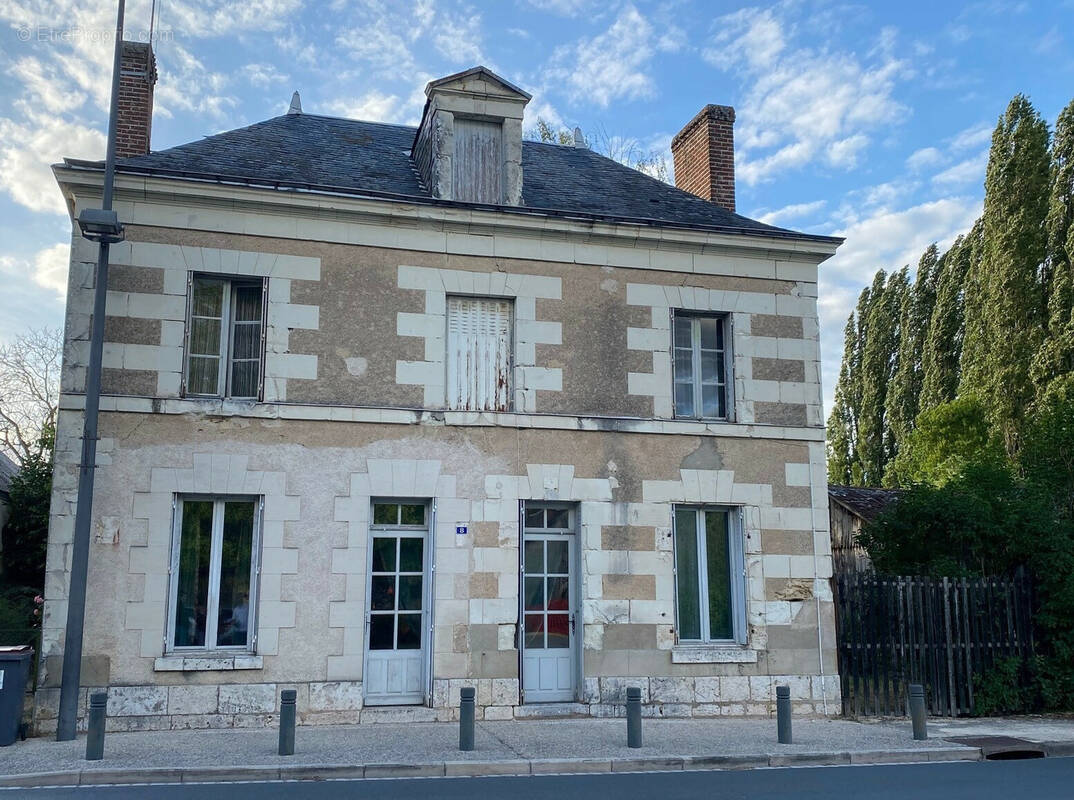 Maison à FOUGERES-SUR-BIEVRE