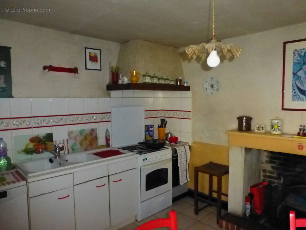 Maison à FOUGERES-SUR-BIEVRE