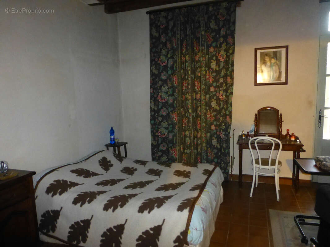 Maison à FOUGERES-SUR-BIEVRE