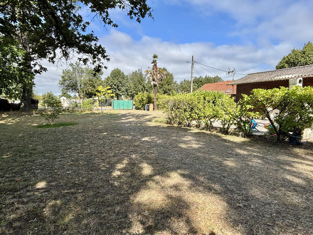 Terrain à GUJAN-MESTRAS