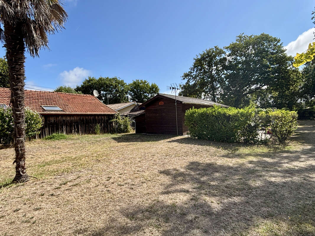 Terrain à GUJAN-MESTRAS