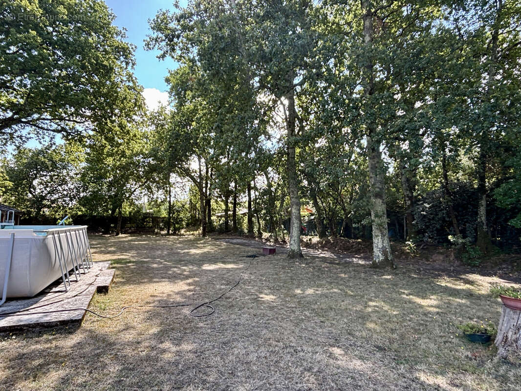 Terrain à GUJAN-MESTRAS