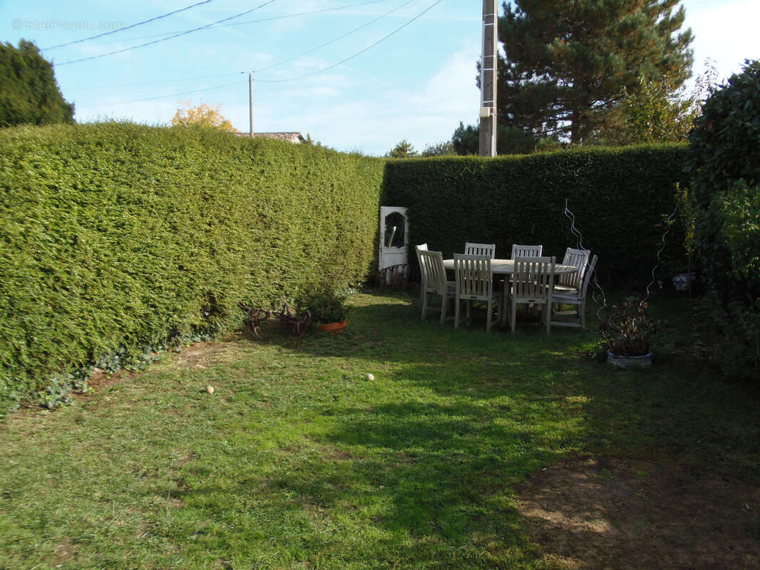 Maison à CHENAC-SAINT-SEURIN-D&#039;UZET