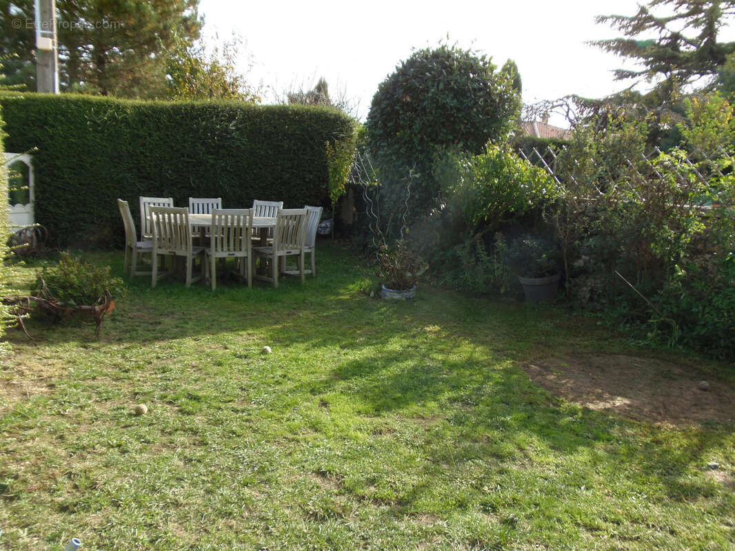 Maison à CHENAC-SAINT-SEURIN-D&#039;UZET