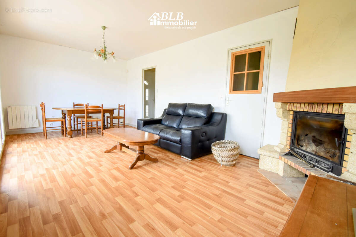 Maison à IVRY-LA-BATAILLE