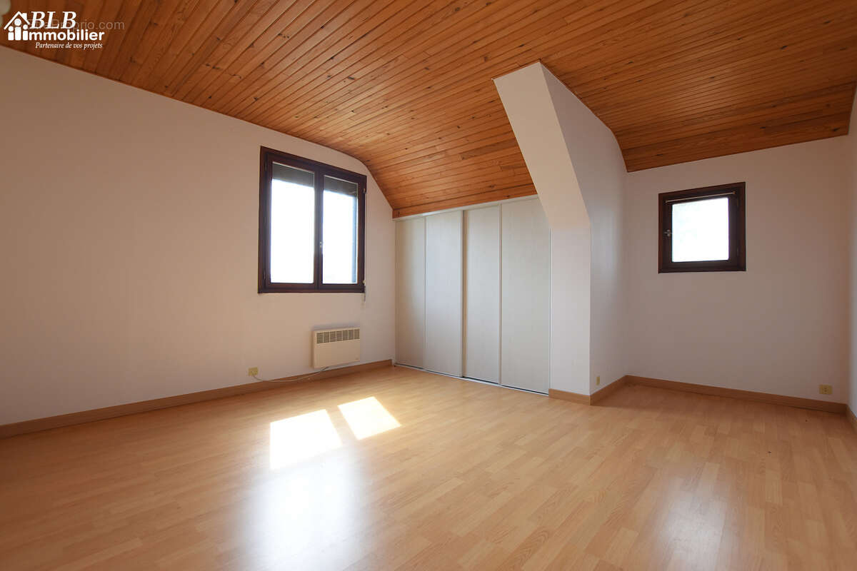 Maison à CERNAY-LA-VILLE