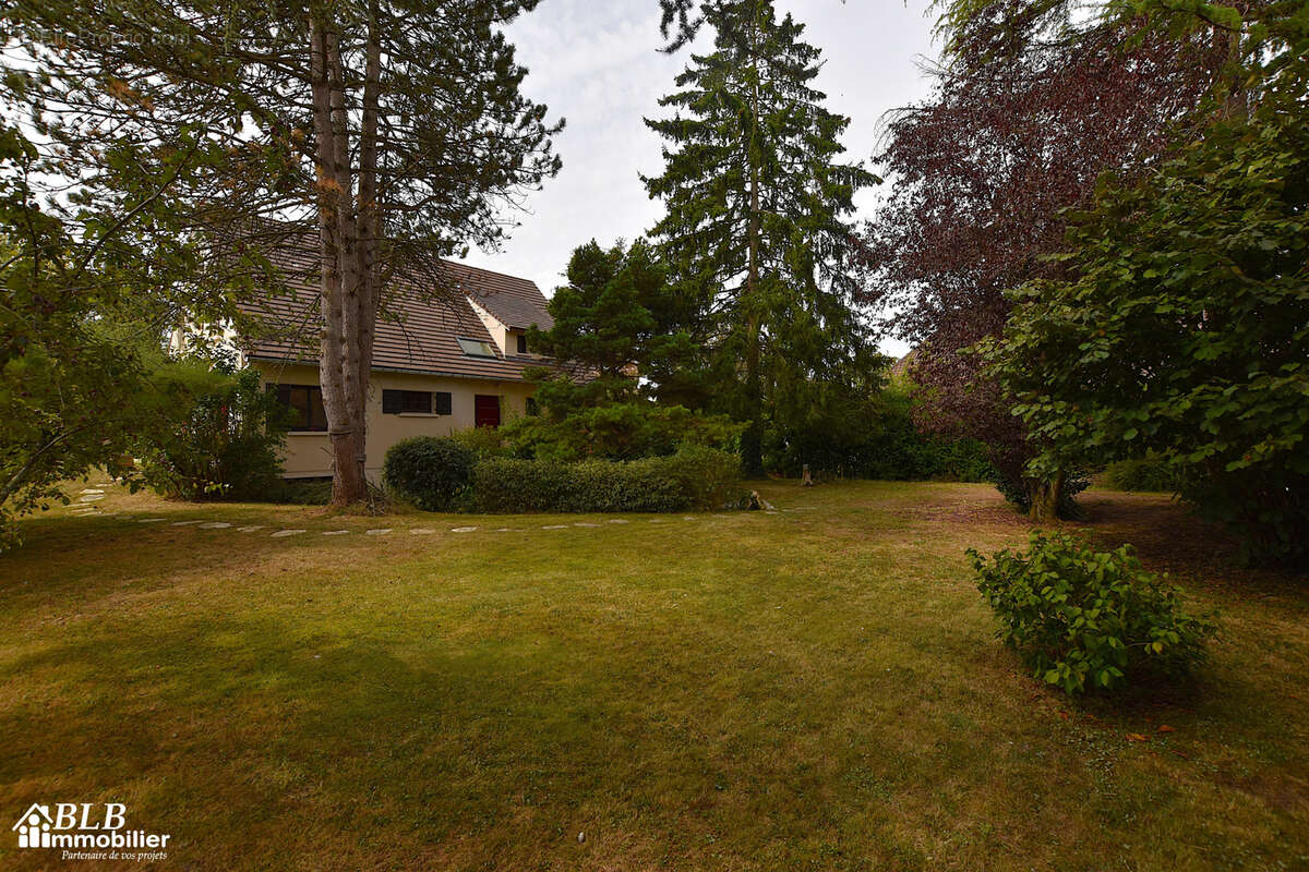 Maison à CERNAY-LA-VILLE