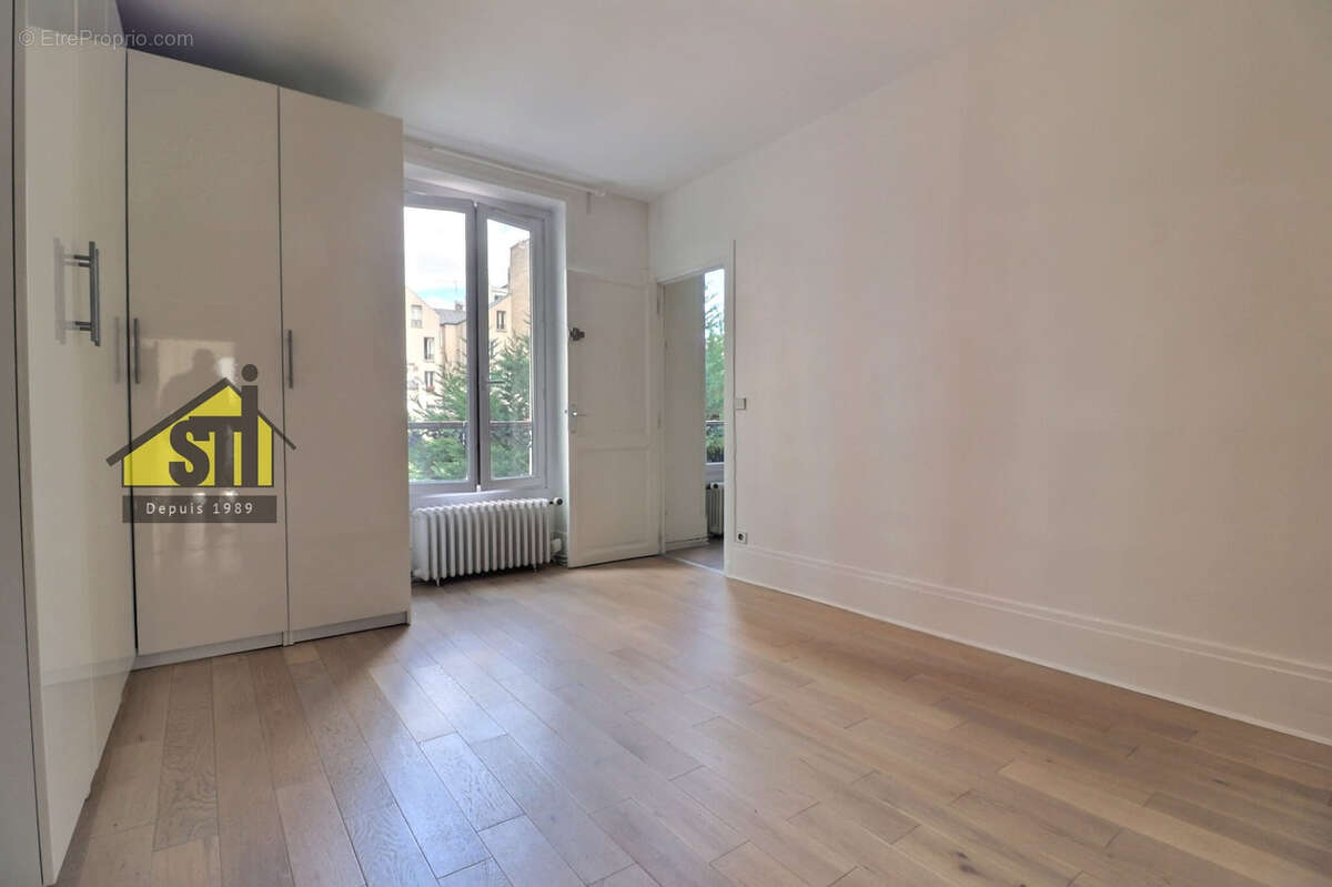 Appartement à PARIS-14E