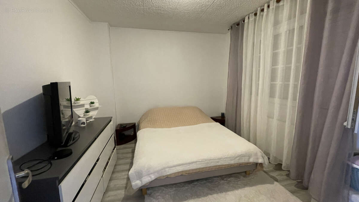 Maison à ESMERY-HALLON