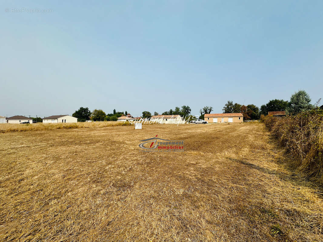 Terrain à GARDONNE
