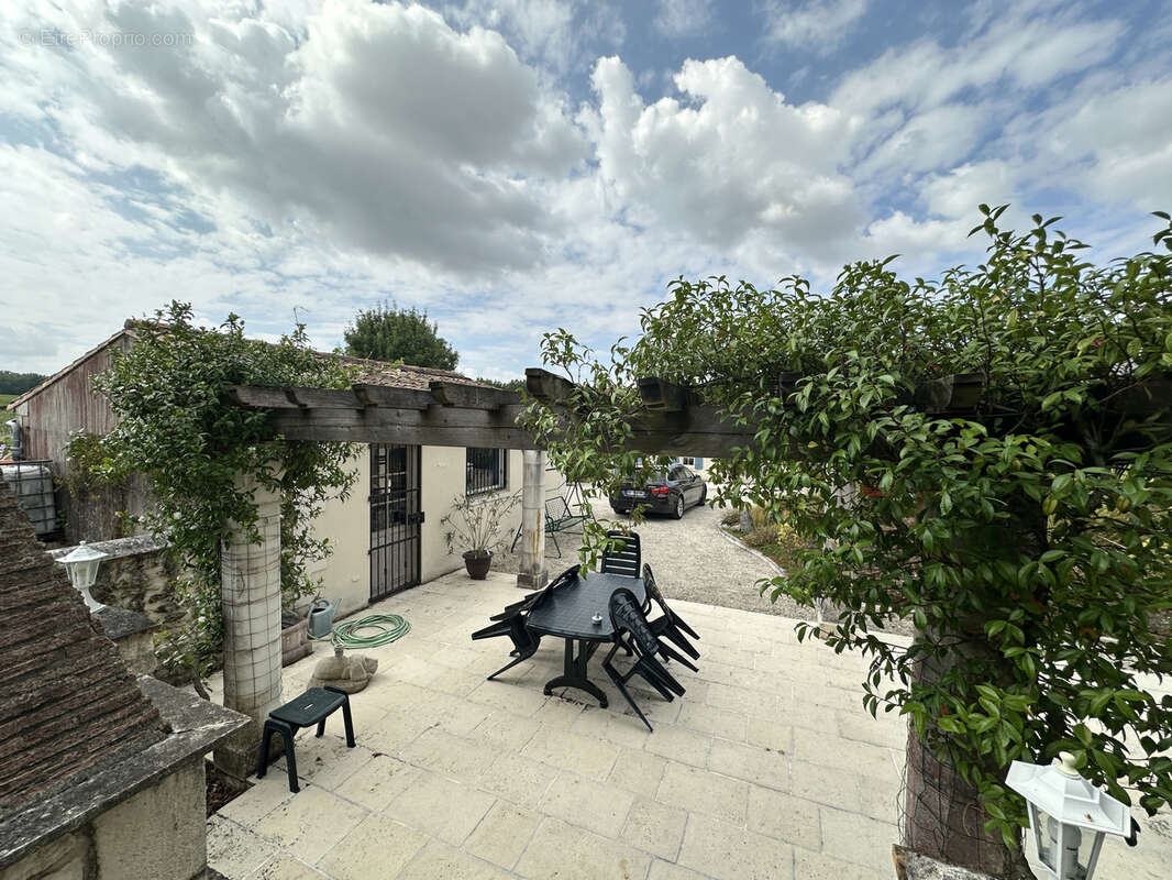 Maison à SAINT-GERMAIN-DE-VIBRAC