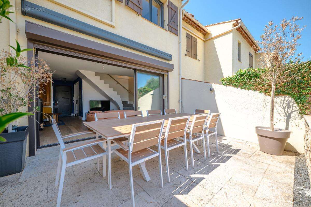 Maison à CAGNES-SUR-MER