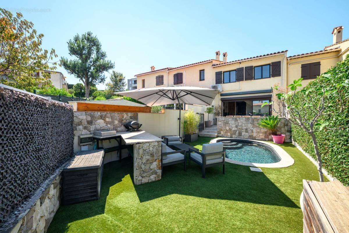 Maison à CAGNES-SUR-MER