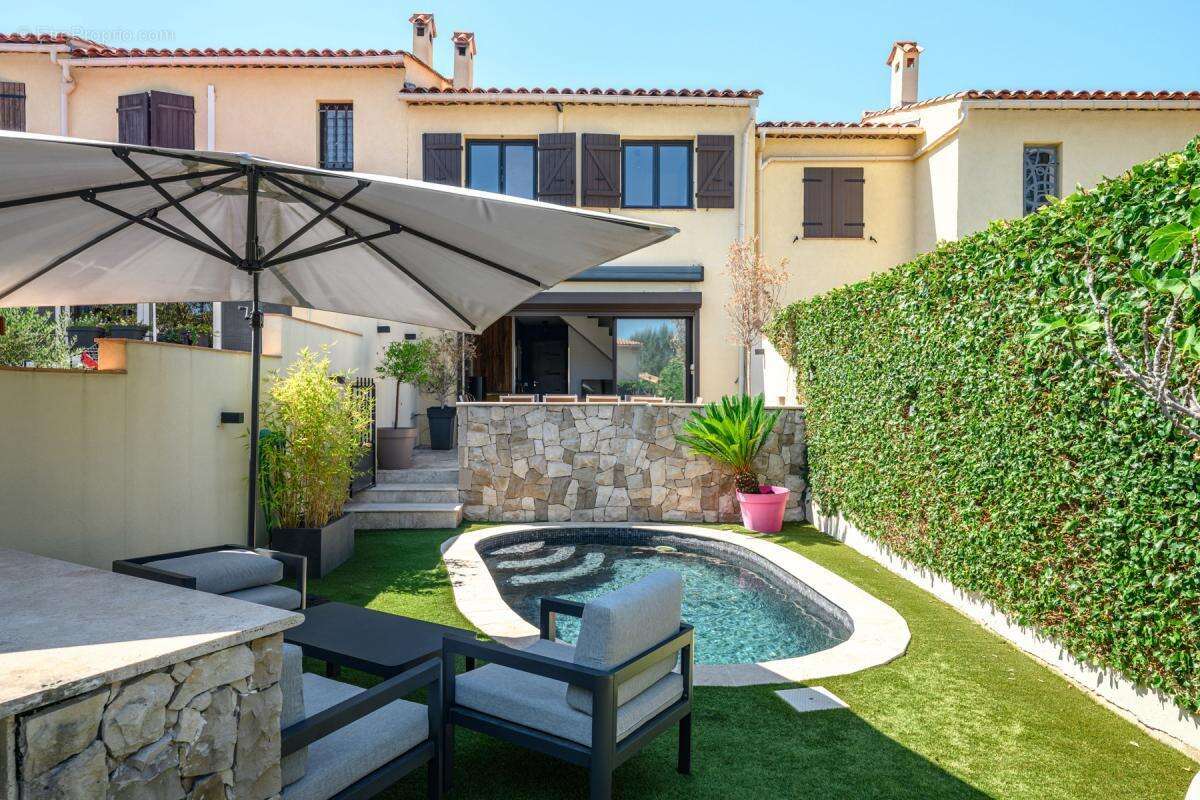 Maison à CAGNES-SUR-MER