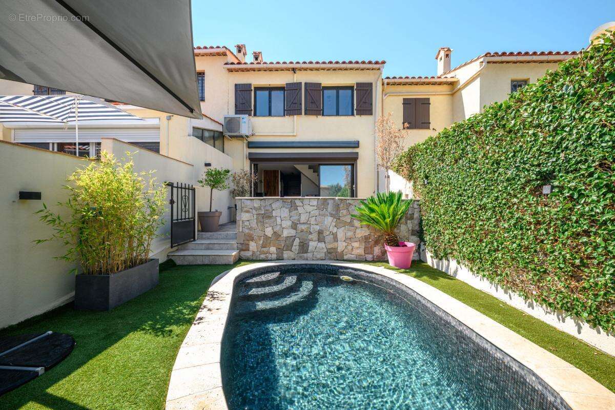 Maison à CAGNES-SUR-MER