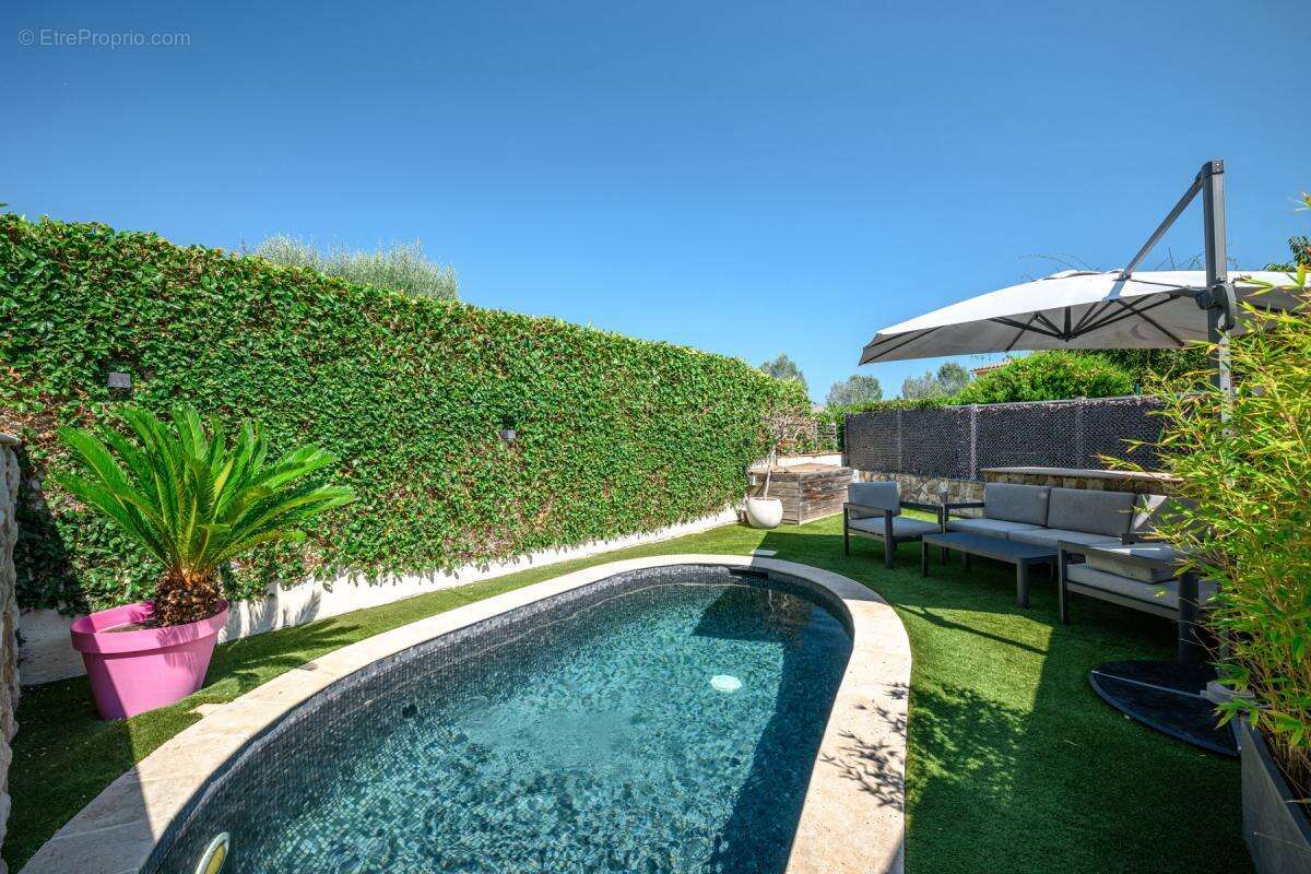 Maison à CAGNES-SUR-MER