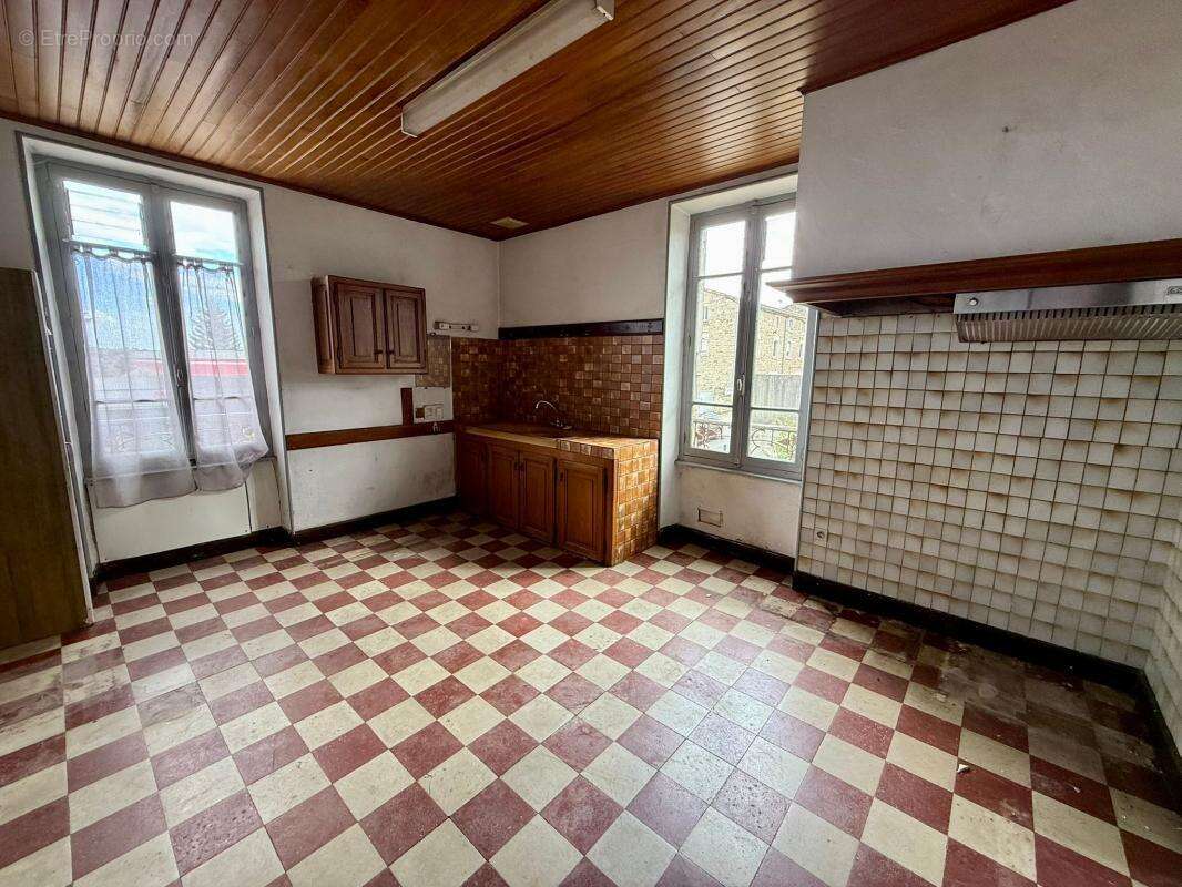 Maison à LABLACHERE