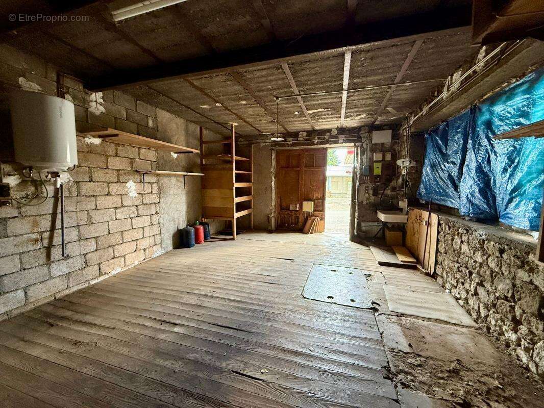 Maison à LABLACHERE