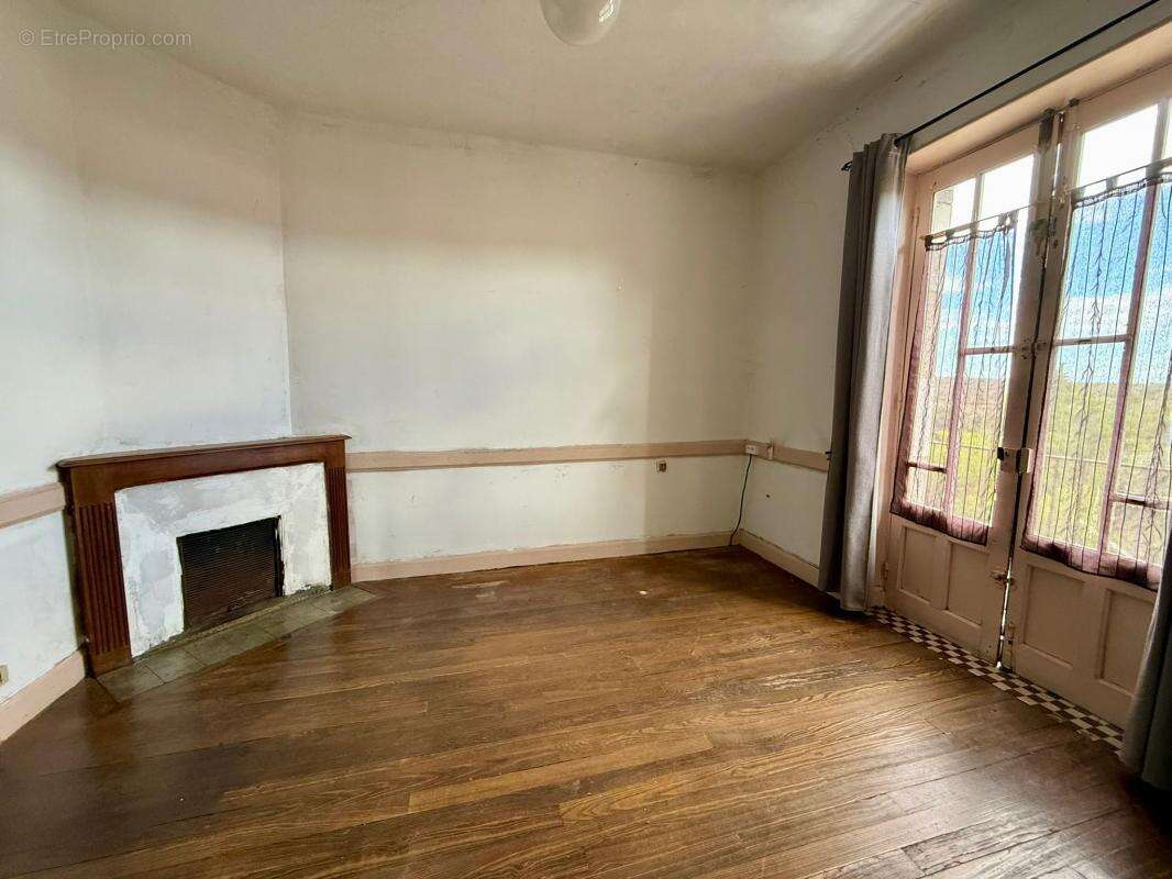 Maison à LABLACHERE