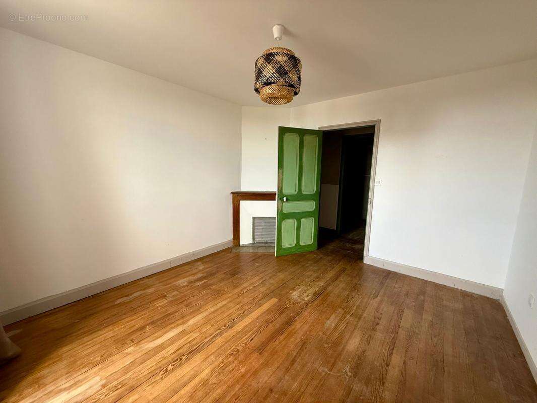 Maison à LABLACHERE