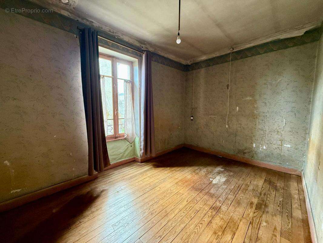 Maison à LABLACHERE