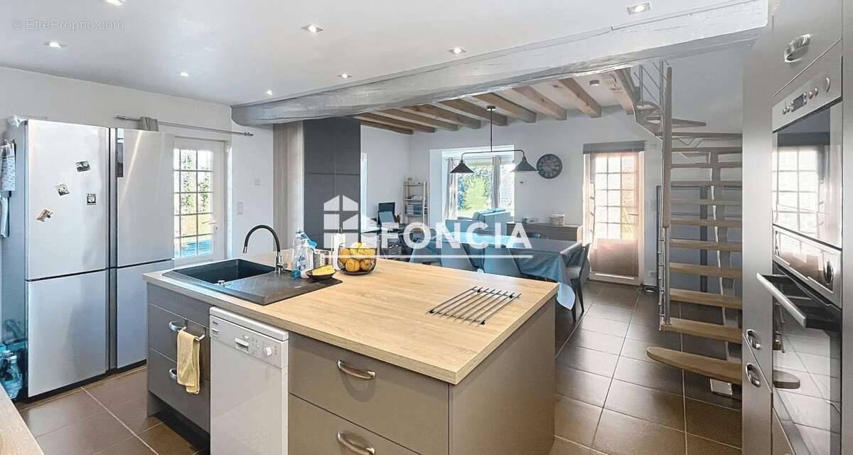 Maison à HERMIVAL-LES-VAUX