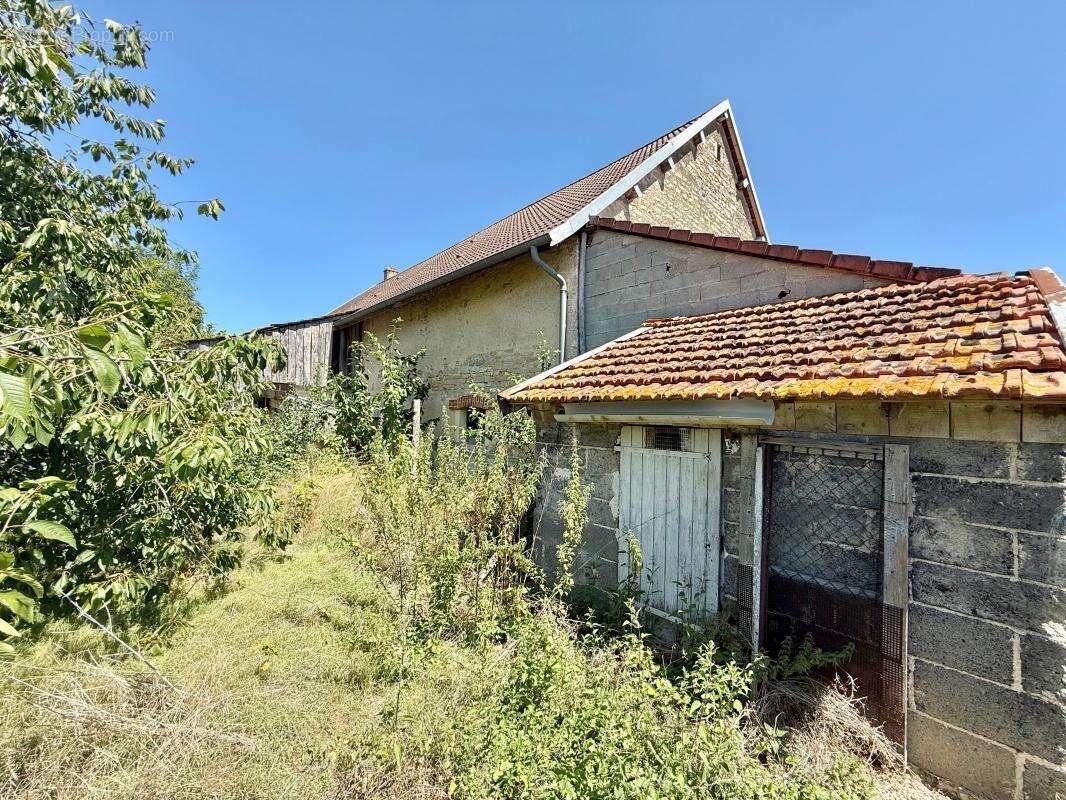 Maison à ARC-SUR-TILLE